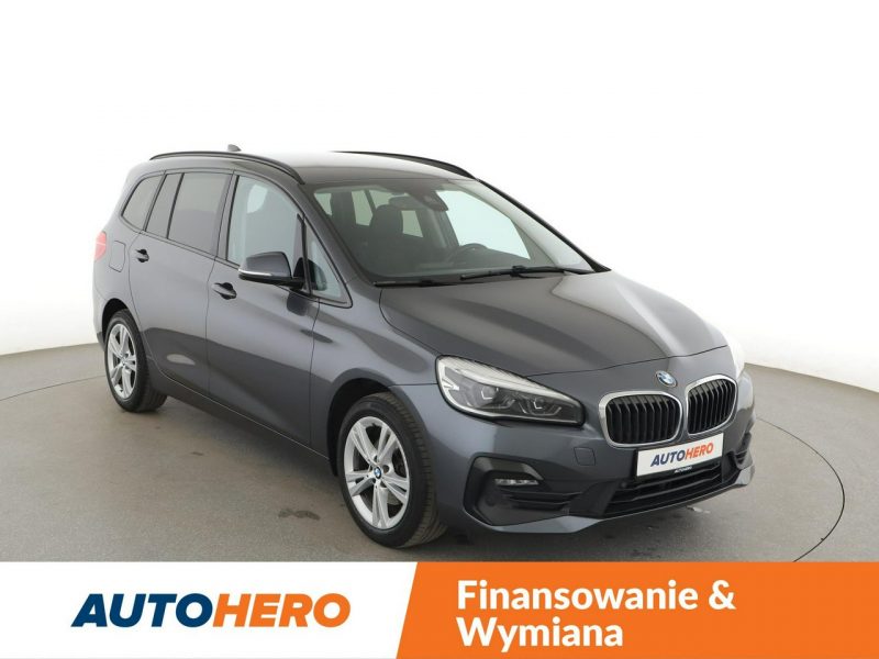 BMW 216 lift full LED klima auto czujniki parkowania grzane fotele F46