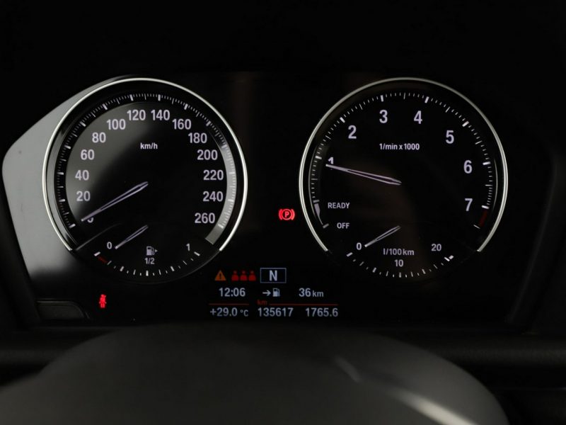 BMW 216 lift full LED klima auto czujniki parkowania grzane fotele F46