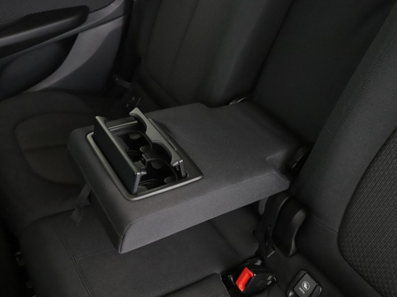 BMW 216 lift full LED klima auto czujniki parkowania grzane fotele F46