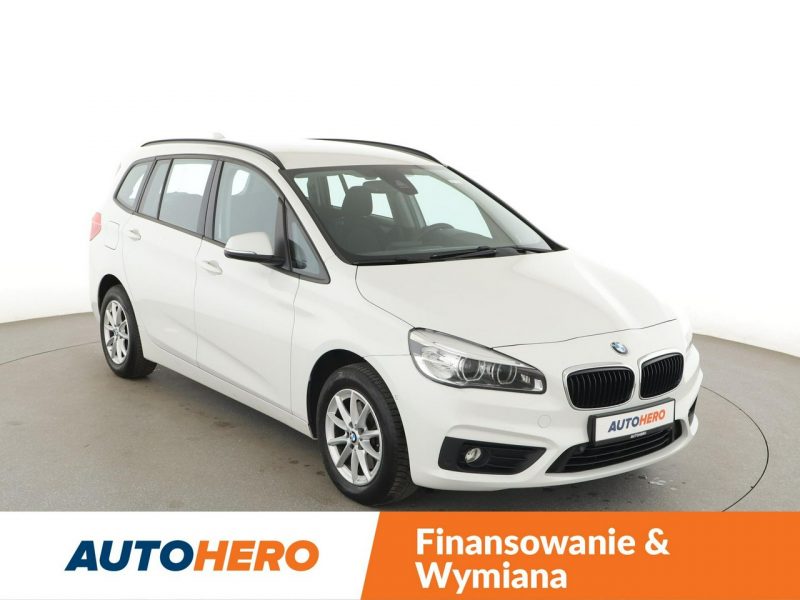 BMW 218 7 os. navi klima auto czujniki parkowania grzane fotele F46