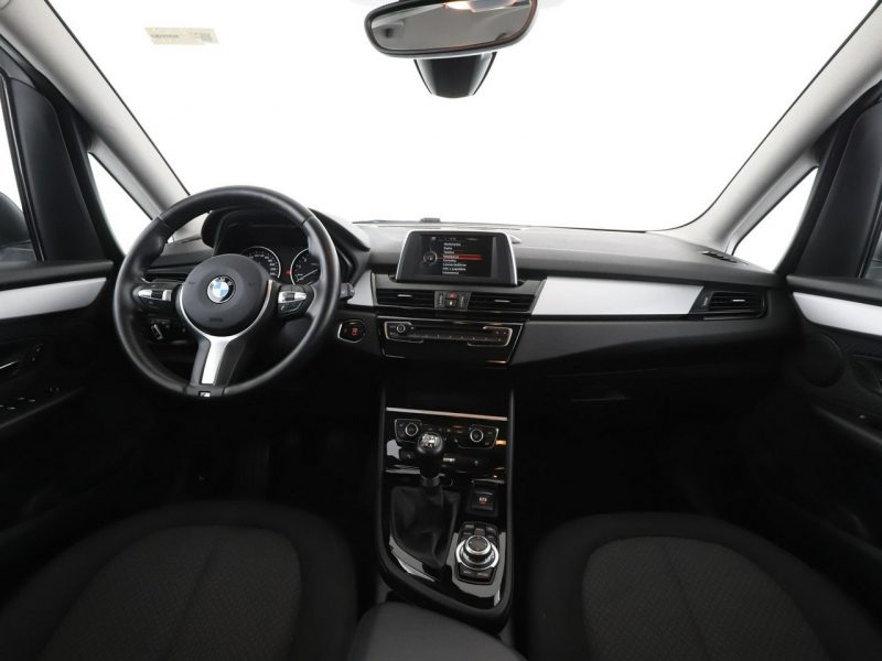 BMW 218 7 os. navi klima auto czujniki parkowania grzane fotele F46