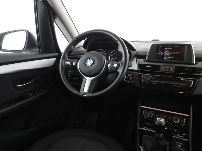 BMW 218 7 os. navi klima auto czujniki parkowania grzane fotele F46