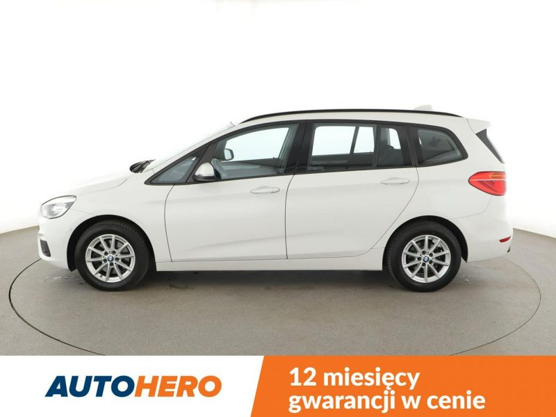 BMW 218 7 os. navi klima auto czujniki parkowania grzane fotele F46