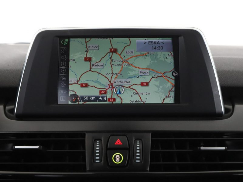 BMW 218 7 os. navi klima auto czujniki parkowania grzane fotele F46