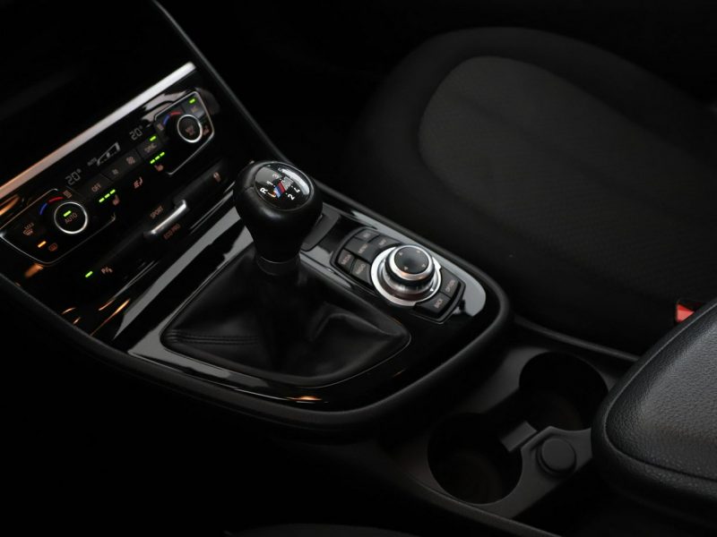 BMW 218 7 os. navi klima auto czujniki parkowania grzane fotele F46