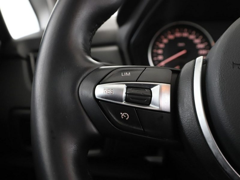 BMW 218 7 os. navi klima auto czujniki parkowania grzane fotele F46