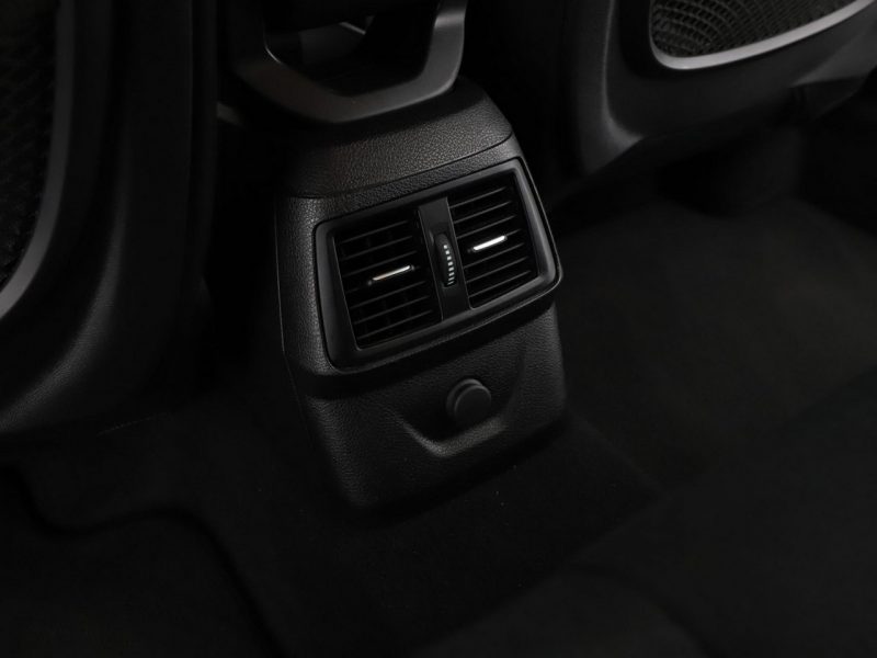 BMW 218 7 os. navi klima auto czujniki parkowania grzane fotele F46