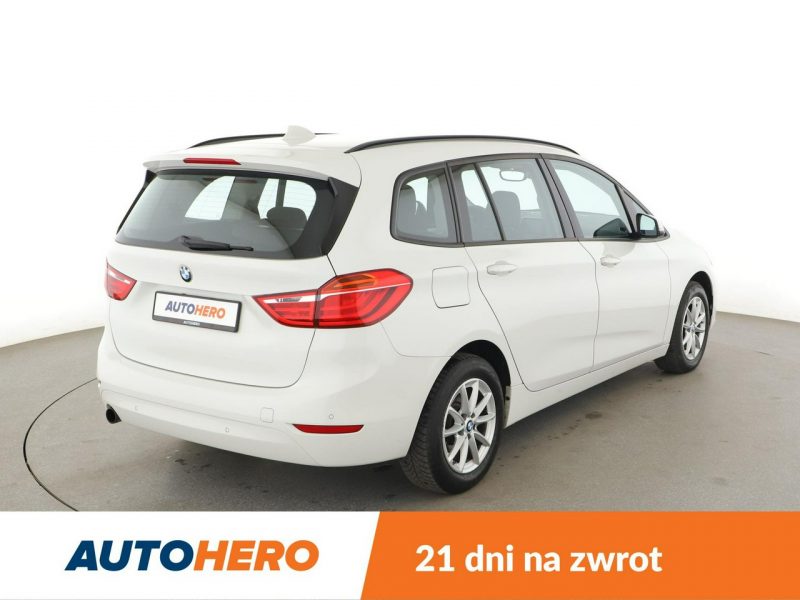 BMW 218 7 os. navi klima auto czujniki parkowania grzane fotele F46