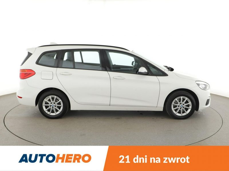 BMW 218 7 os. navi klima auto czujniki parkowania grzane fotele F46