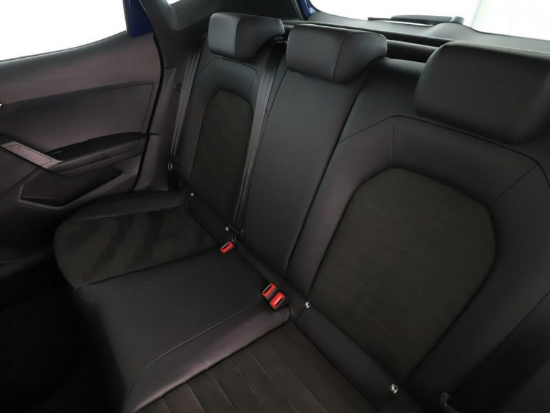 Seat Arona FR automat virtual navi alcantara BeatsAudio ACC grzane fotele kamera