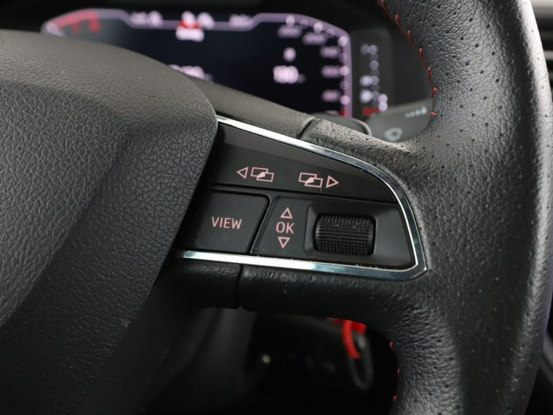 Seat Arona FR automat virtual navi alcantara BeatsAudio ACC grzane fotele kamera