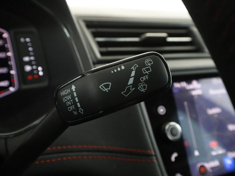Seat Arona FR automat virtual navi alcantara BeatsAudio ACC grzane fotele kamera