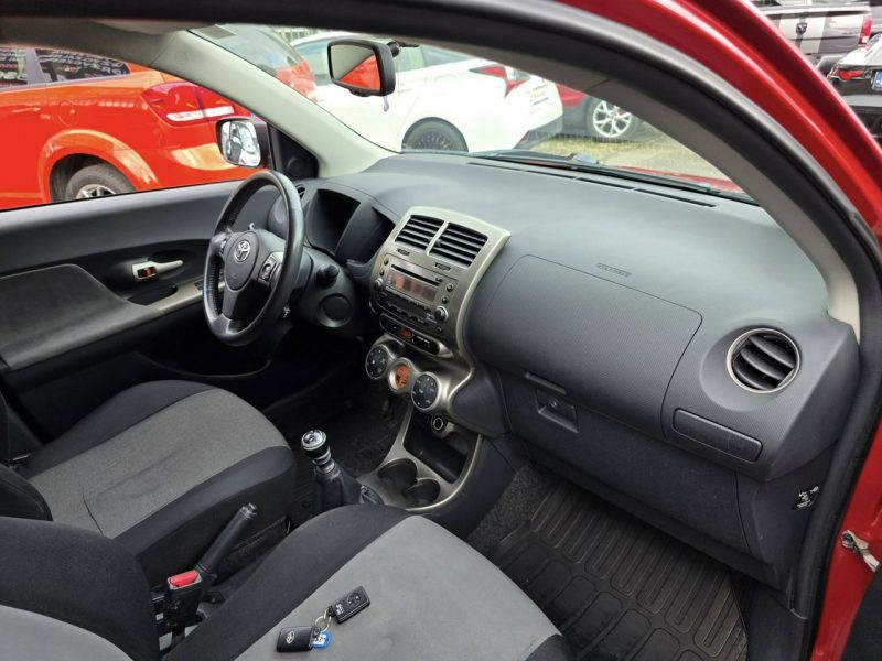 Toyota Urban Cruiser 1.3 Benzyna 100 KM, Klimatyzacja, Alufelgi, Isofix, Klucz Zbliżeniowy