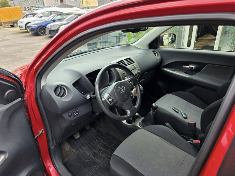 Toyota Urban Cruiser 1.3 Benzyna 100 KM, Klimatyzacja, Alufelgi, Isofix, Klucz Zbliżeniowy