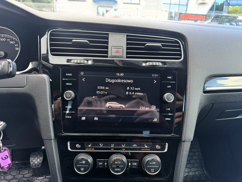 Volkswagen Golf Bezwypadkowy, LED, Masaż, Czujniki parkowania, Podgrzewane fotele VII (2012-)