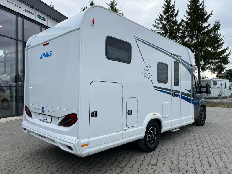 samochody kempingowe Knaus LIVE WAVE 650 MG Półintegra z łóżkiem poprzecznym i dużą łazienką! Warszawa!!