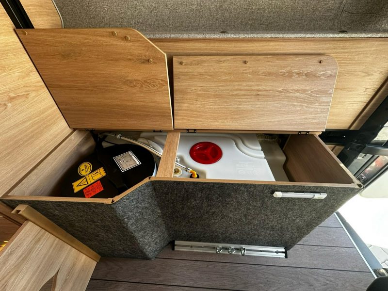 samochody kempingowe Knaus BOXDRIVE 600 XL Kompaktowy campervan z miejscem dla 4 osób! Bogato wyposażony!