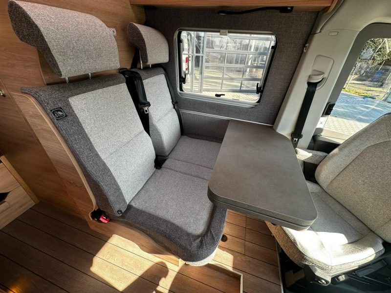 samochody kempingowe Knaus BOXDRIVE 600 XL Kompaktowy campervan z miejscem dla 4 osób! Bogato wyposażony!