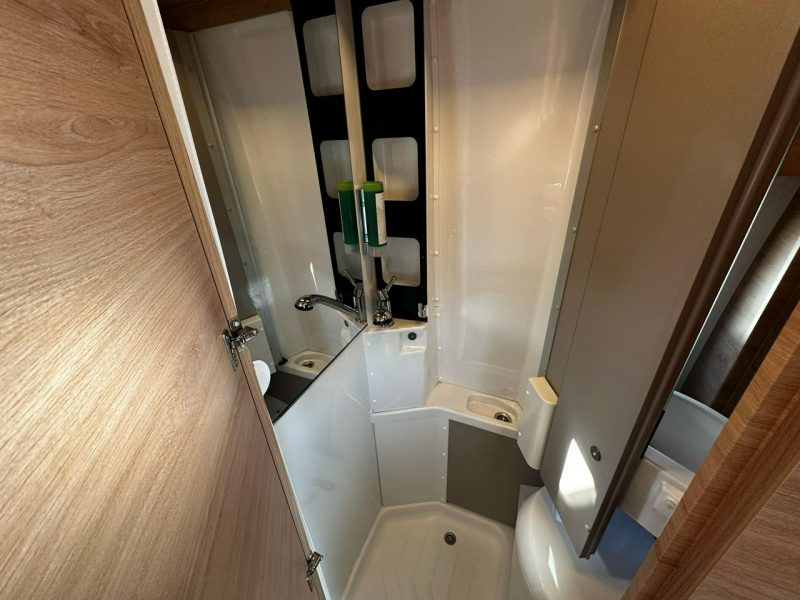 samochody kempingowe Knaus BOXDRIVE 600 XL Kompaktowy campervan z miejscem dla 4 osób! Bogato wyposażony!