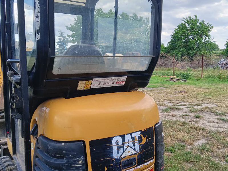 Mini koparka cat 301,8