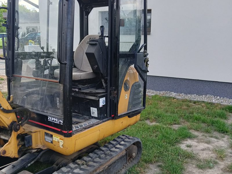 Mini koparka cat 301,8