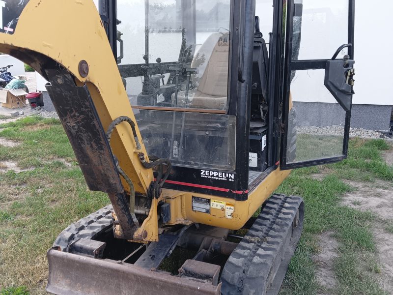 Mini koparka cat 301,8