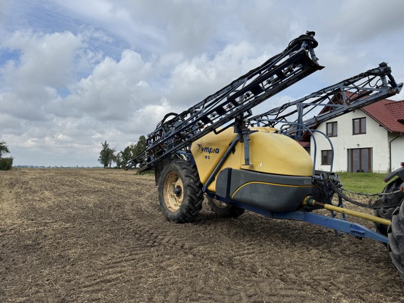 Opryskiwacz Caruelle 3200 litrów 28m, 27m, 24m
