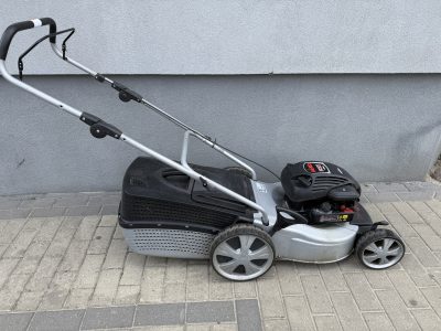 Kosiarka spalinowa AL-KO 470B z koszem.