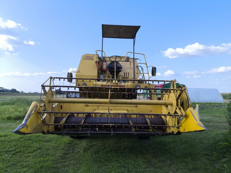 Kombajn zbożowy New Holland 8030