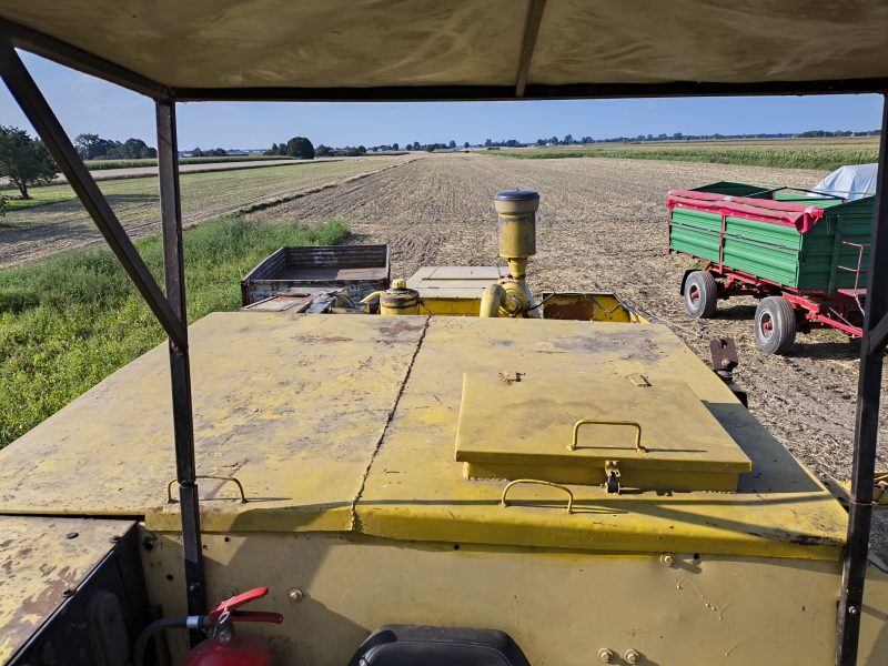 Kombajn zbożowy New Holland 8030
