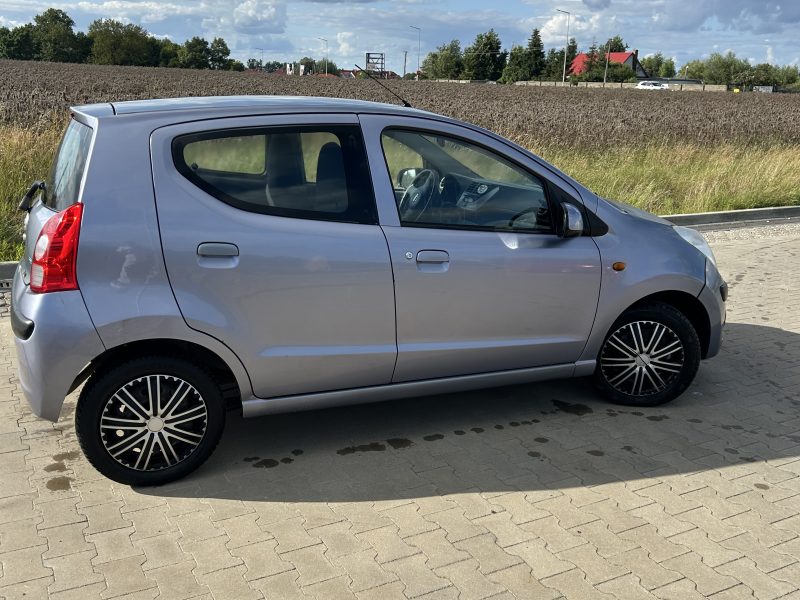 Nissan Pixo, idealne auto na dojazdy.