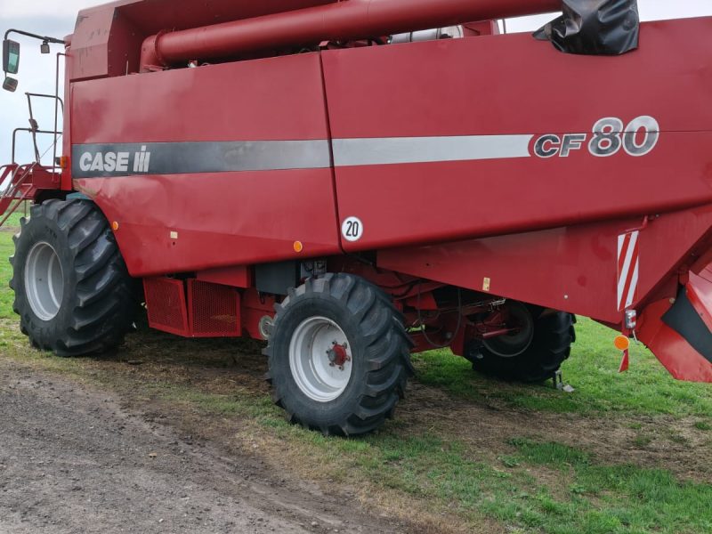 Kombajn zbożowy Case CF 80