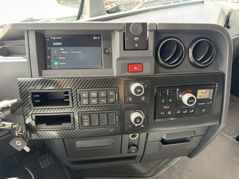 Renault Gama T 520 HIGH CAB Silnik 13litrów Euro 6 Low deck Mega Mały przebieg Bogata opcja wyposażenia Super Stan UNIKAT CESJA
