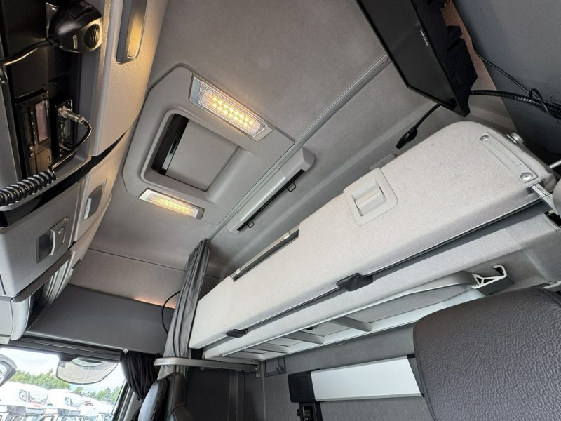 Renault Gama T 520 HIGH CAB Silnik 13litrów Euro 6 Low deck Mega Mały przebieg Bogata opcja wyposażenia Super Stan UNIKAT CESJA
