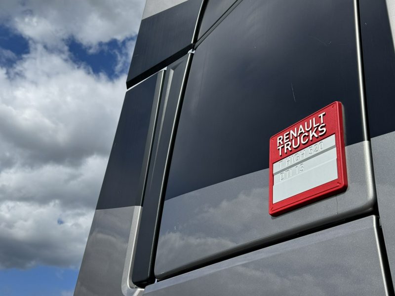Renault Gama T 520 HIGH CAB Silnik 13litrów Euro 6 Low deck Mega Mały przebieg Bogata opcja wyposażenia Super Stan UNIKAT CESJA