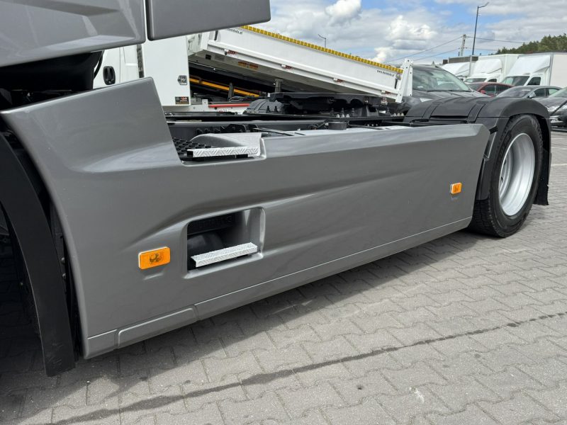 Renault Gama T 520 HIGH CAB Silnik 13litrów Euro 6 Low deck Mega Mały przebieg Bogata opcja wyposażenia Super Stan UNIKAT CESJA