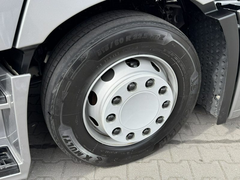 Renault Gama T 520 HIGH CAB Silnik 13litrów Euro 6 Low deck Mega Mały przebieg Bogata opcja wyposażenia Super Stan UNIKAT CESJA
