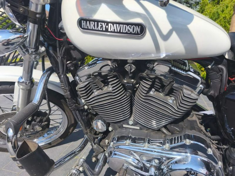 Harley-Davidson Sportster 1200 Super stan
