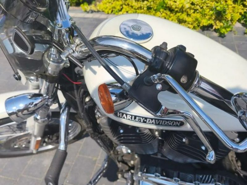 Harley-Davidson Sportster 1200 Super stan