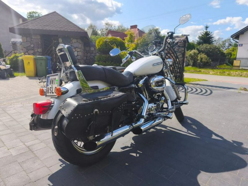 Harley-Davidson Sportster 1200 Super stan