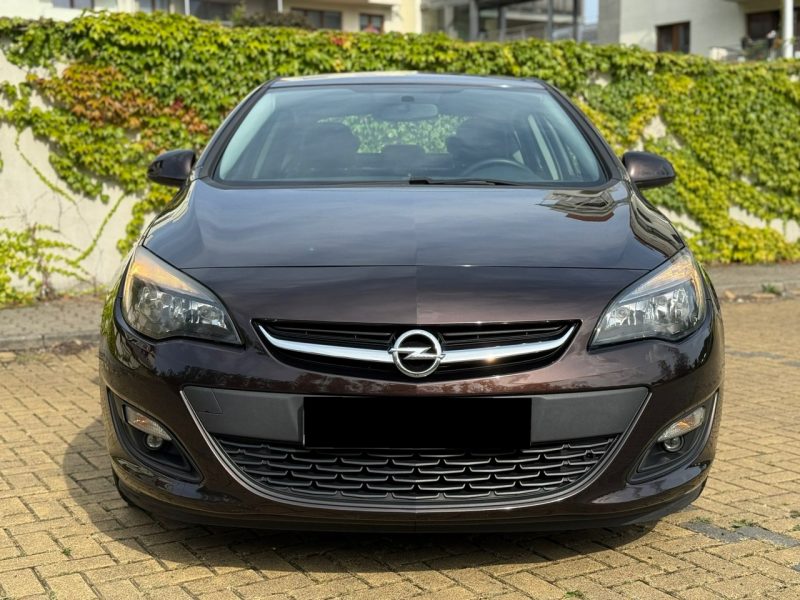 Opel Astra 1.4 Turbo J (2009-2019)