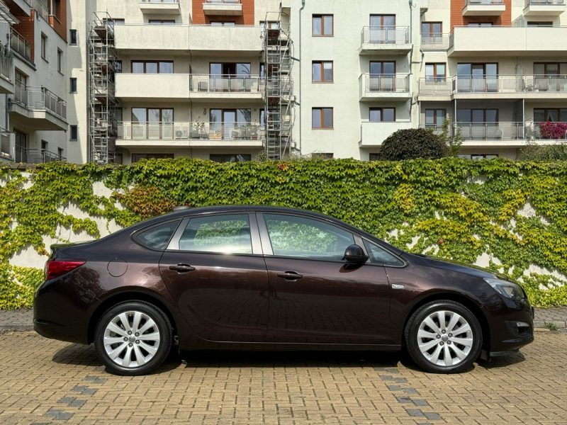 Opel Astra 1.4 Turbo J (2009-2019)