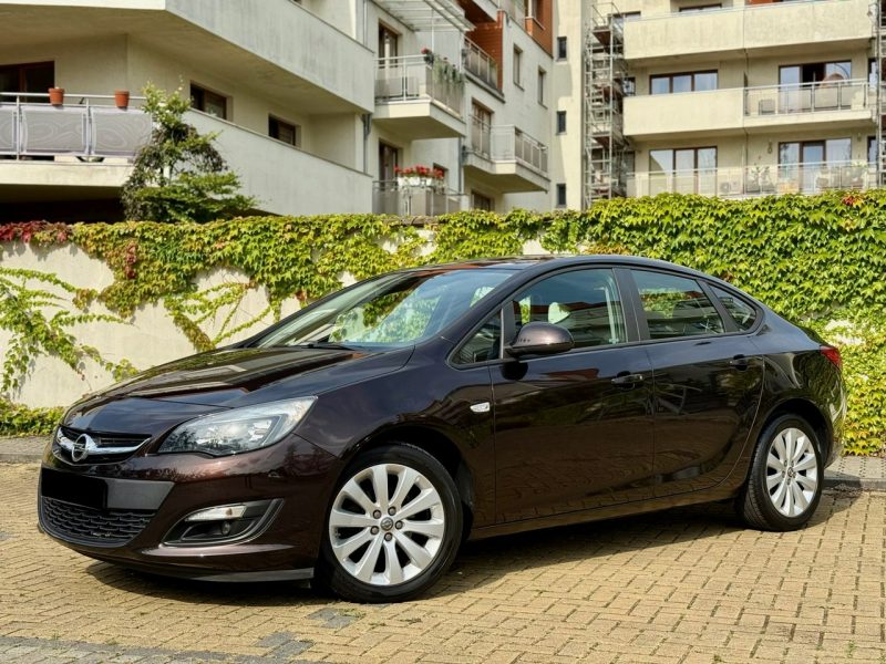 Opel Astra 1.4 Turbo J (2009-2019)