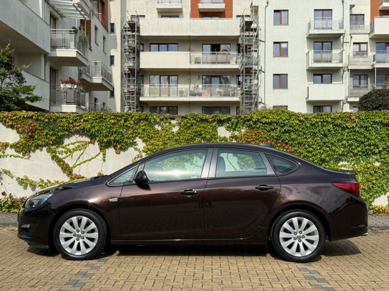 Opel Astra 1.4 Turbo J (2009-2019)