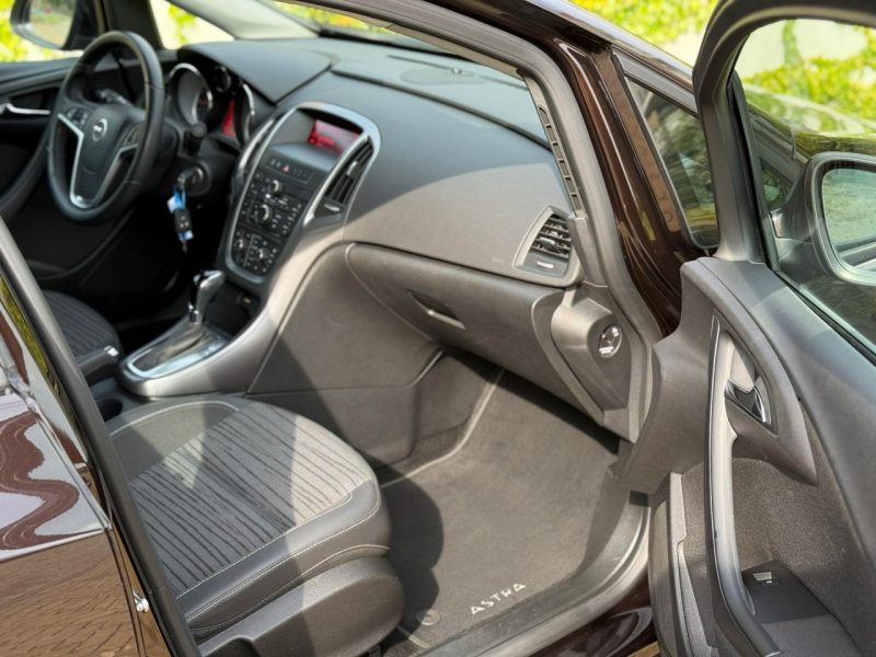 Opel Astra 1.4 Turbo J (2009-2019)