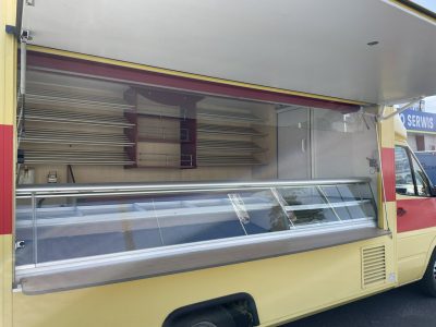 Mercedes Sprinter Autosklep piec Sklep Gastronomiczny Food Truck Foodtruck bar BORCO2006