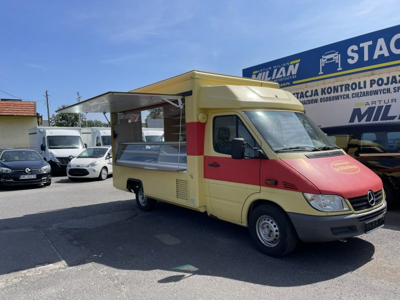 Mercedes Sprinter Autosklep piec Sklep Gastronomiczny Food Truck Foodtruck bar BORCO2006