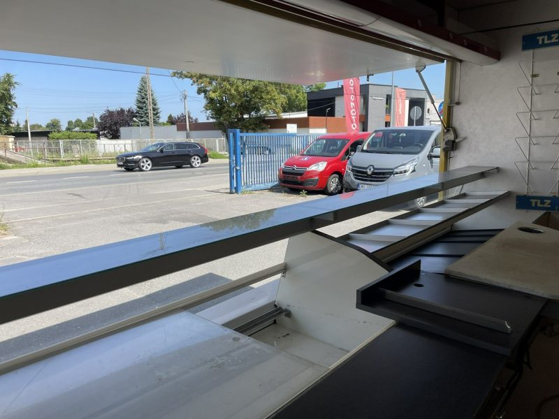 Mercedes Sprinter Autosklep piec Sklep Gastronomiczny Food Truck Foodtruck bar BORCO2006