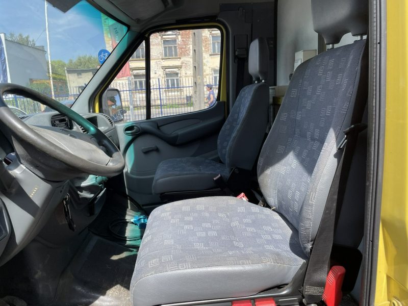 Mercedes Sprinter Autosklep piec Sklep Gastronomiczny Food Truck Foodtruck bar BORCO2006