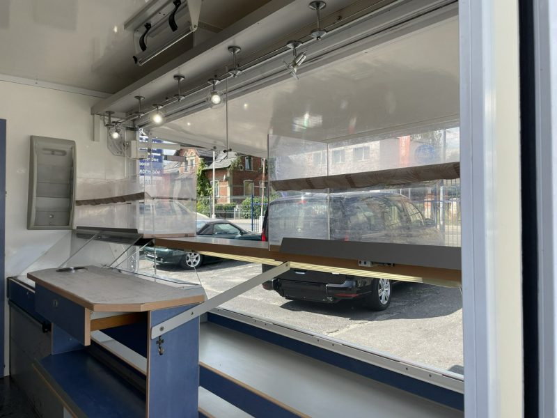 Opel Vivaro Autosklep pieczywa Sklep bar Gastronomiczny Food Truck Foodtruck 2009